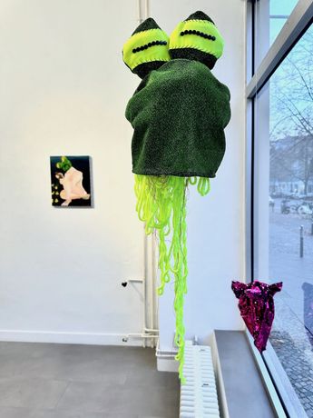 Vivian Eckstein, Ausstellungsansicht 2024, Layer Cake bei Axel Obiger