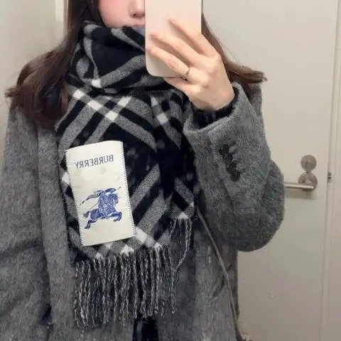 Burberry 战马格纹羊毛围巾