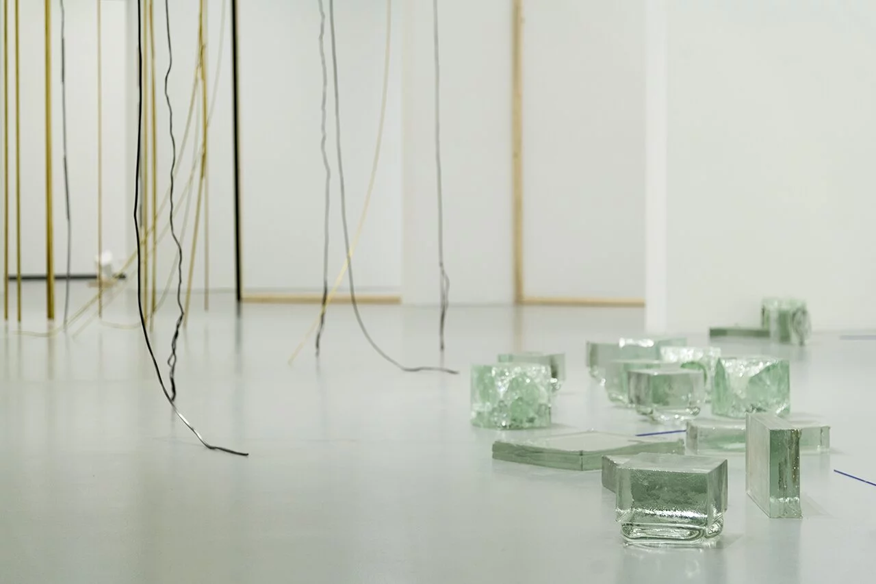 Alice Cattaneo《Where the Space Calls Forth the Sign》:空间与材料的诗意对话