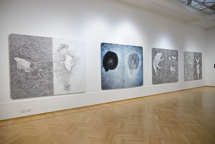 Andrea Lelario《Un racconto lungo viaggio》:用线条与象征讲述旅途与心灵的故事