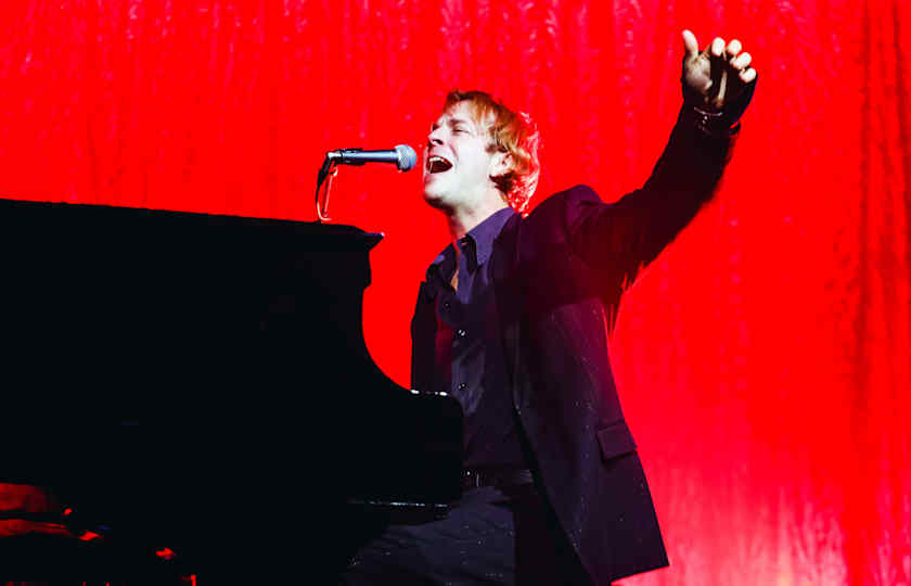 Tom Odell 2025 巴黎演唱会《Tom Odell Live in Paris》来了:英伦才子温柔治愈夜