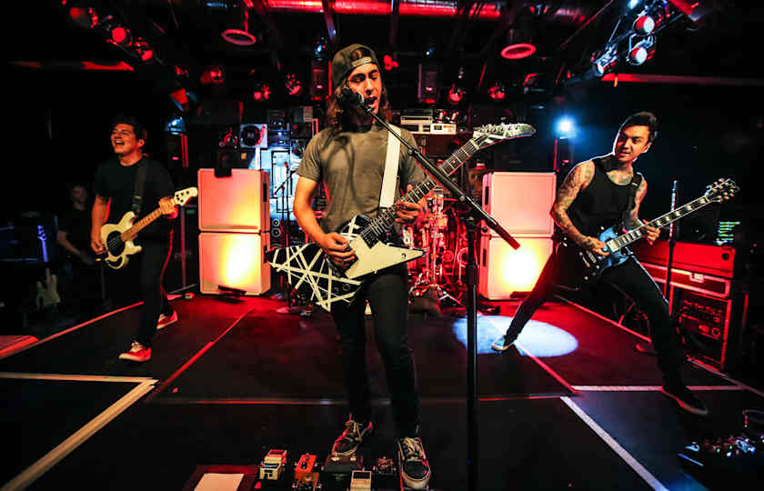 Pierce The Veil 2025年演唱会杜塞尔多夫站来了:燃爆全场的美式emo风暴