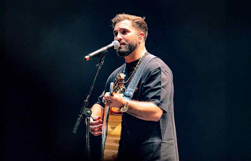 Kendji Girac 2026 布鲁塞尔演唱会 Forest National 站来了:西班牙吉他与法语流行的激情碰撞