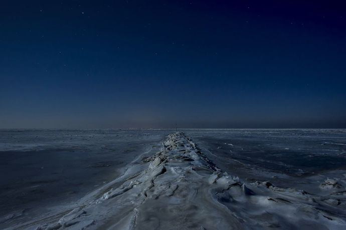 Marc-Oliver Schulz《Wasserland》:潮汐与人类之间的静谧对话