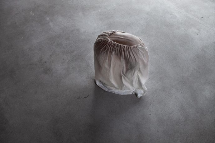 当代多学科艺术群展《This is the place you told me about》：脆弱与界限的诗意对话