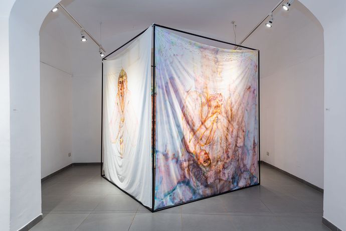 当代多元视角群展《Invisibilium》：信仰、隐身与身份的诗意探索