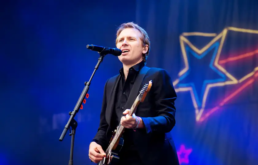 Franz Ferdinand 2026法国演唱会《The Human Fear Tour》巴黎&里尔站来了:苏格兰摇滚炸场,经典新歌一次嗨够!