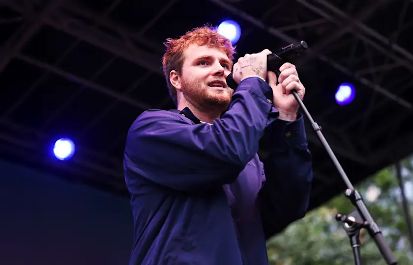 Alex Warren 2026 巴黎演唱会《Alex Warren Live in Paris》来了：治愈系 Gen Z 歌手现场，巴黎唯一一站不容错过！