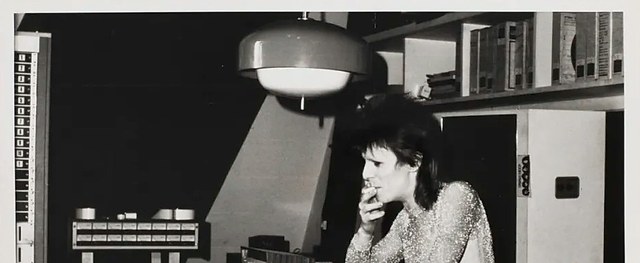 大卫·鲍伊|大卫·鲍伊中心:传奇巨星的多维人生全景