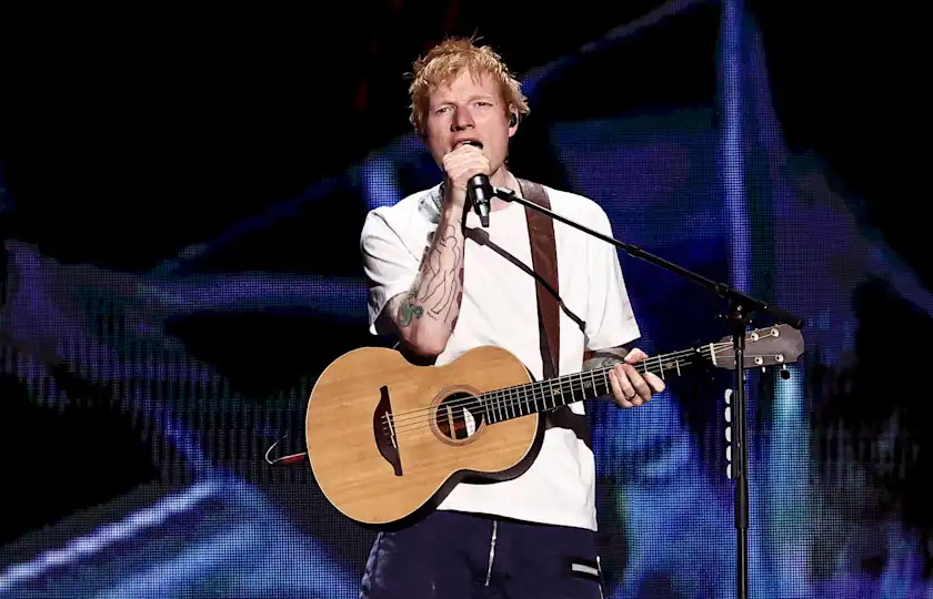 Ed Sheeran 2025 年演唱会《Subtract Tour》英国站来了：全新曲目+经典大合唱，现场氛围感爆棚！
