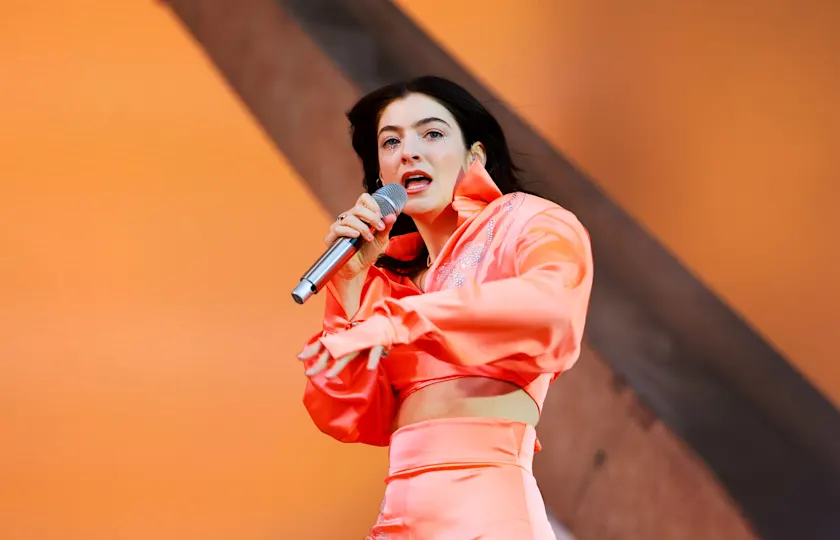 Lorde 2025 英国巡演《Lorde Tour》伦敦等多城站来了:流行天后现场氛围拉满,英伦乐迷必冲!