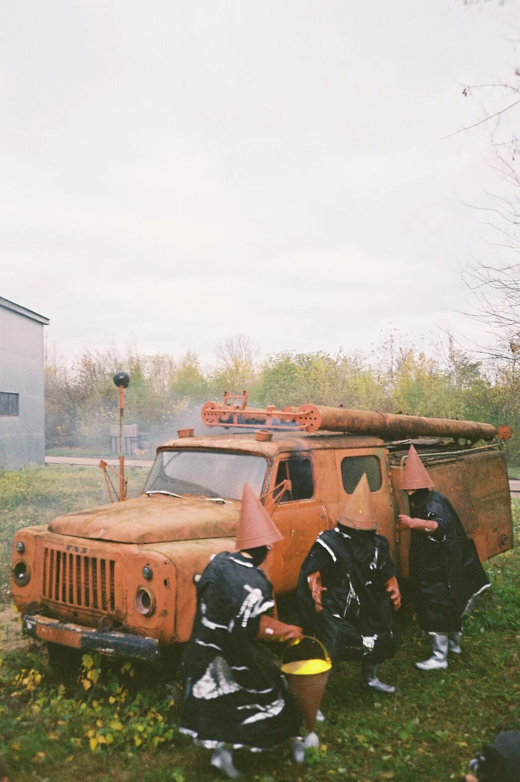 Kipras Dubauskas《Pyrogenia. Crowd and Demons》：火与救赎的当代寓言