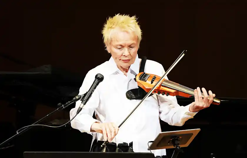 Laurie Anderson 2025年演唱会《LET X=X》罗马站来了：先锋与艺术的极致现场体验