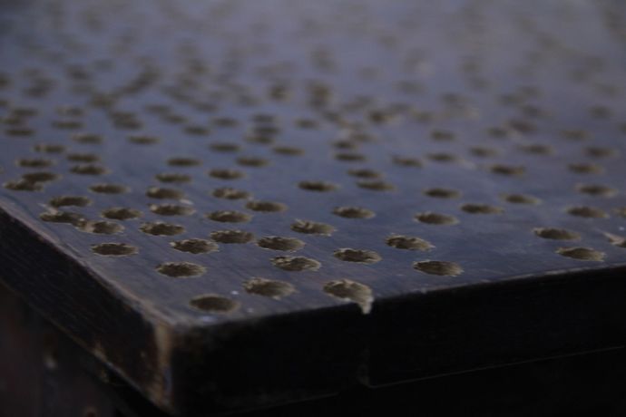 Vincent Scheers《This and Thatness》:物体的影子与情感边界