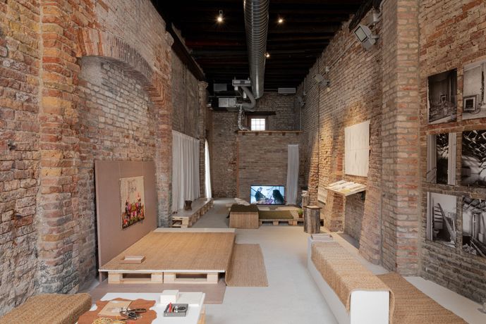 女性艺术家群像《The Shape of What Remains》：以碎片与新生诠释韧性与希望