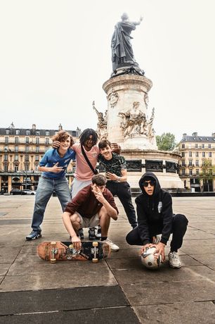 巴黎当代艺术群展《Made in Paris》:多元媒介下的城市活力