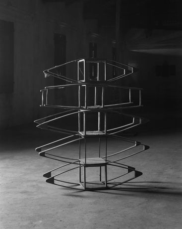 Marco Maria Zanin《Between Fields and Spirits》:跨越土地与精神的艺术对话