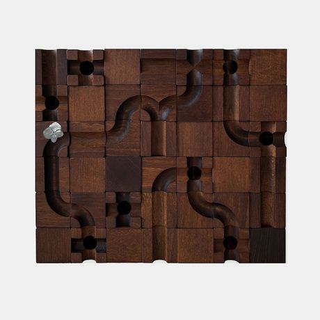 材料实验与文化记忆群展《The Ground Beneath: Material Memory and the Resilience of Hope》:探索材料、记忆与希望的多重维度