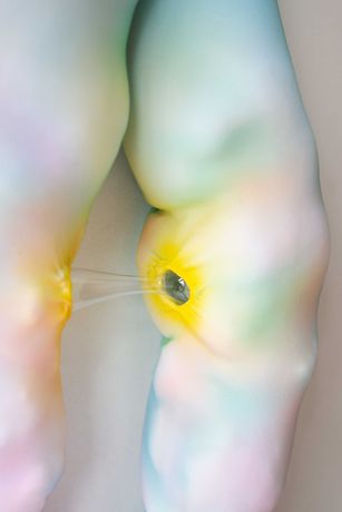 Damaris Athene《Undercurrents》:探索身体、科技与自然的边界