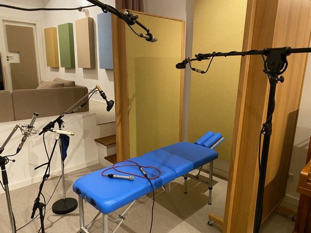 Fabian Knecht《Frank》:现实与身份边界的当代探索