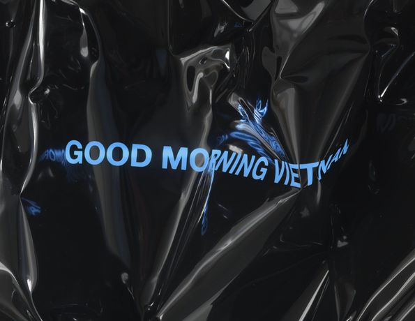 Gretchen Bender《Political Entertainment》:流行文化与权力结构的锐利解剖