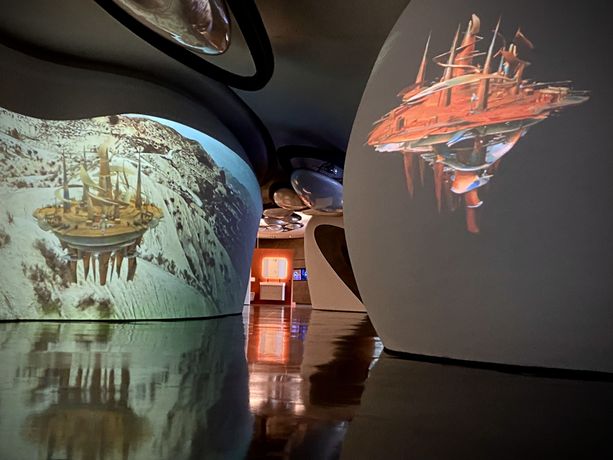 未来主义与现代主义建筑合集《LightForms: Future Cities of the Past》：百年建筑实验与未来城市想象