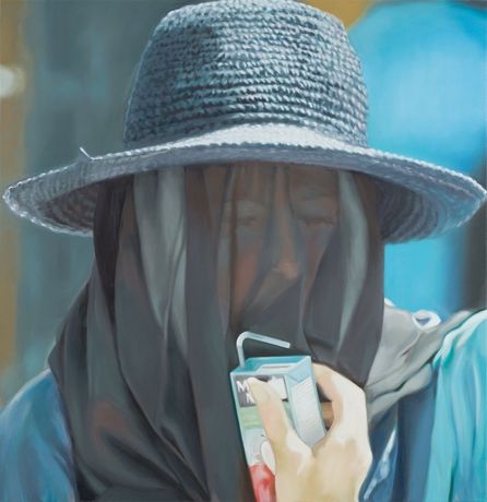 Shannon Cartier Lucy《Woman with a Juice Box》：童年与成人心理的艺术对话
