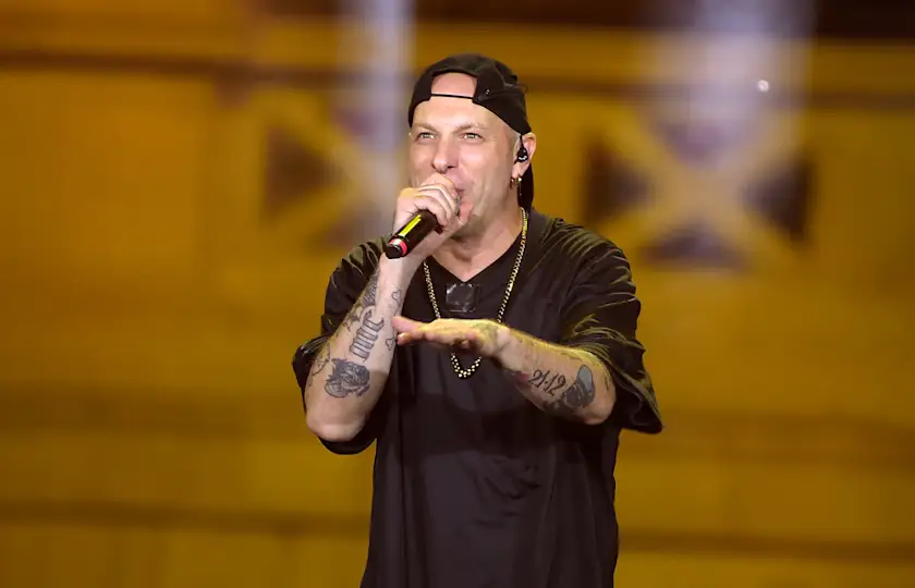 Clementino 2025 那不勒斯演唱会 Napoli 站来了：意式说唱炸场，年底必冲！