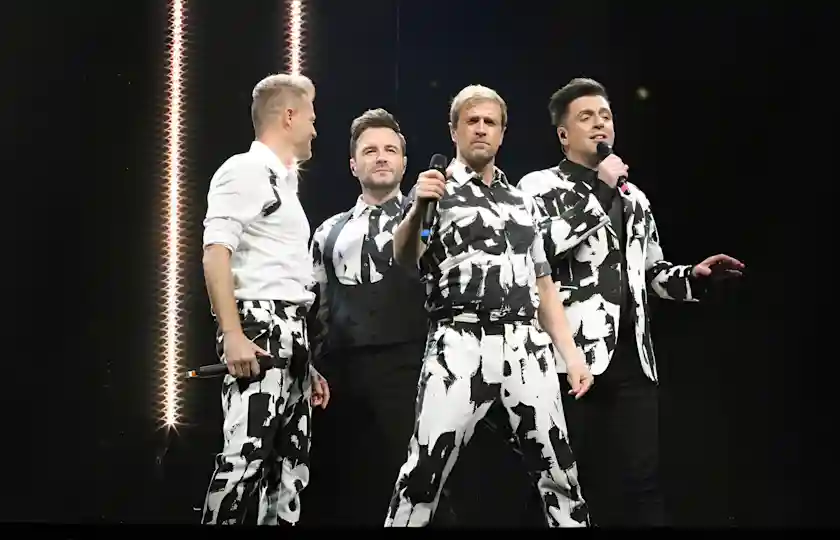 Westlife 西城男孩 2026年演唱会《25周年世界巡演》巴黎站来了：金曲大合唱，青春回忆杀等你加入！