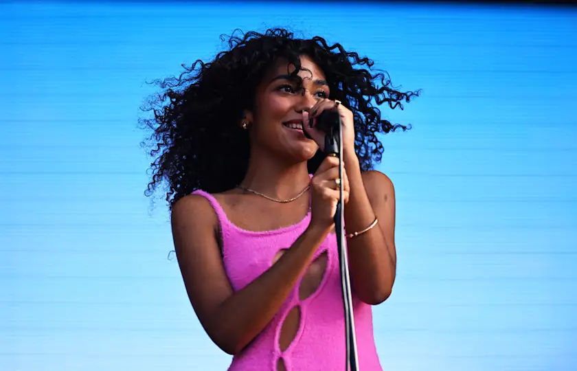 Olivia Dean 2025 巴黎演唱会《Olivia Dean Tour》来了:英伦灵魂新声,温柔炸场,巴黎站等你赴约!