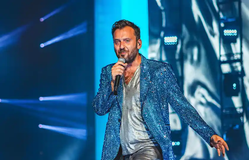 Cesare Cremonini 2026 演唱会《UNA COME ME》意大利多城站来了:意式浪漫与热情全开,米兰罗马等你来嗨!
