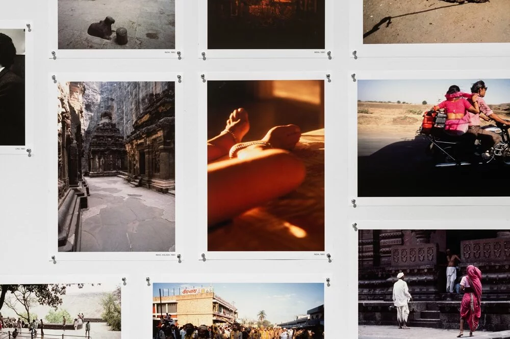 Ettore Sottsass《Mise en scène》:一场关于生活与爱的视觉叙事