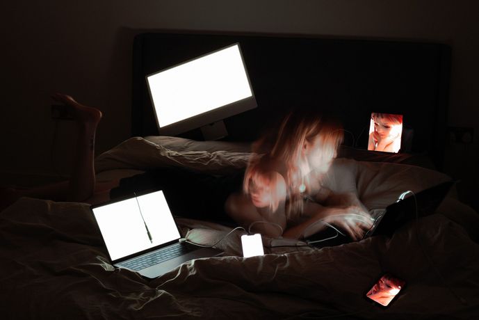 未来科技艺术合集《Echoes in the Shell》：探索人类情感与技术融合的边界