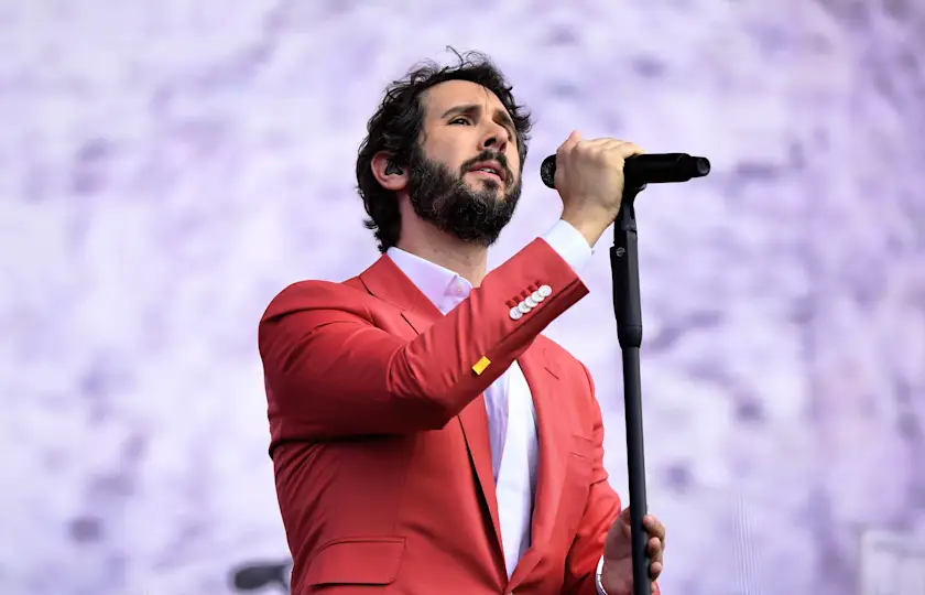 Josh Groban 2026年演唱会《GEMS World Tour》巴黎站来了：温柔嗓音治愈全场，巴黎乐迷必冲！
