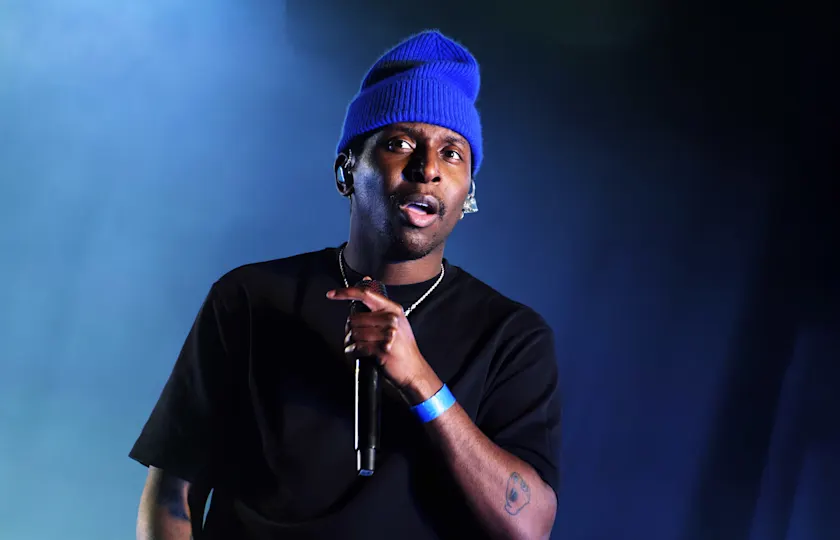 Samm Henshaw 2026 巴黎演唱会 Le Pop Up du Label 站来了：英伦灵魂新声，巴黎夜晚温暖开唱！