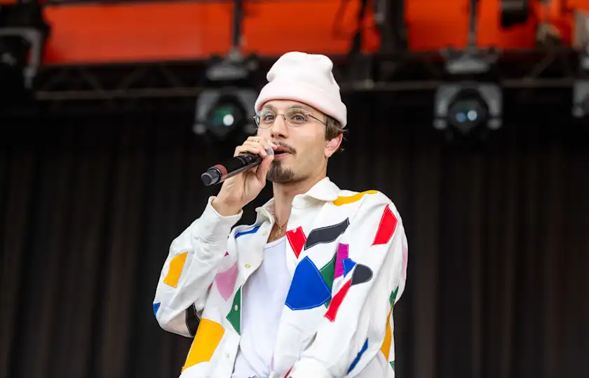 bbno$ 2026 巴黎演唱会 Le Bataclan 站来了：全场大合唱，洗脑神曲现场炸裂！