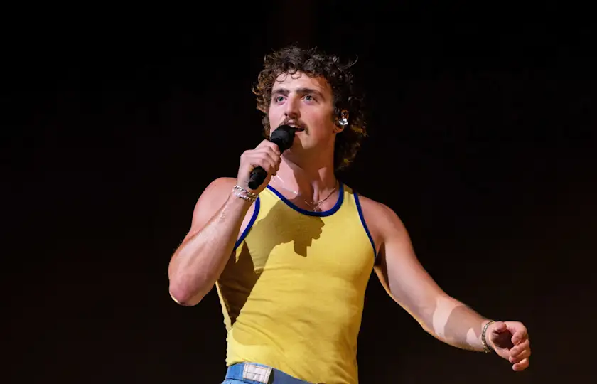 Benson Boone 2026年演唱会《American Heart Tour》西班牙及欧洲站来了：新专辑主打+爆款现场，青春炸裂氛围感！