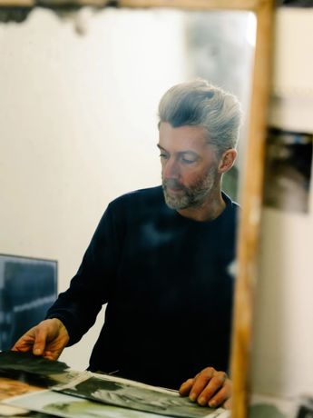 Ciarán Murphy《hollow daze》：拼贴与错位的当代绘画体验