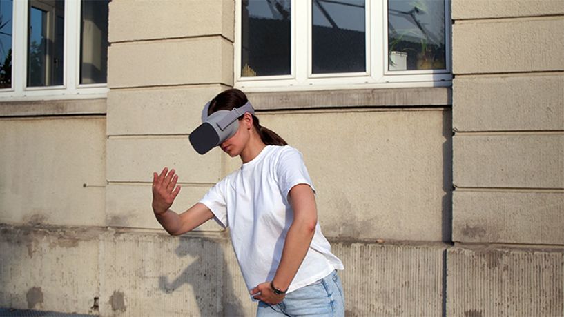 萨布丽娜·拉比斯《宇宙小姐》：探讨科学中的性别权力与记忆建构