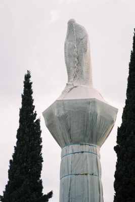 Lluís Tudela 《Esquerda a través》：一场关于城市变迁与身份消逝的影像沉思