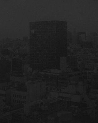 Jon Gorospe《Atravesar el Telón》:一场关于城市边界与记忆遮蔽的视觉探索