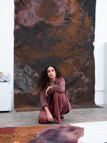 Monia Ben Hamouda《After Totality》:探讨黑暗过后的脆弱重生