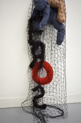 安妮特·梅萨热《Désirs/Désordres》：一场关于欲望、身体与脆弱性的符号学探索