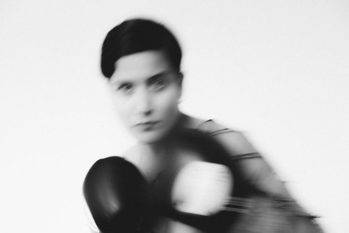 Atoosa Farahmand & Oscar Hagberg《Not A Typical Persian Girl》：聚焦伊朗女性的抵抗与生存