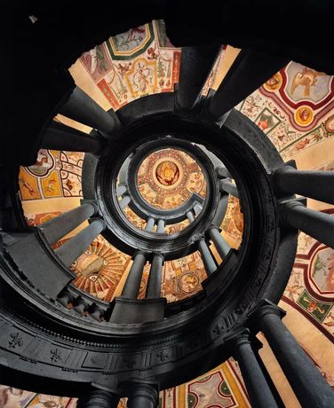 Ahmet Ertuğ《Beyond the Vanishing Point》：一场穿越建筑精神维度的视觉之旅
