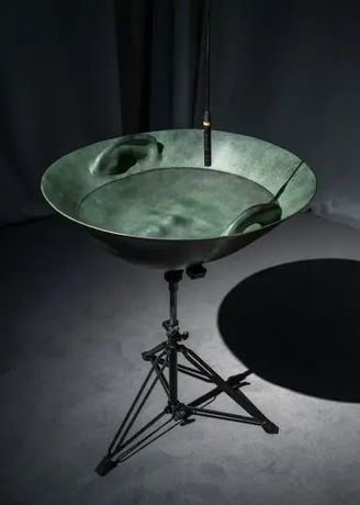 Jenna Sutela《With each cycle, a brain》:一场探索生命系统与智能边界的感官冥想