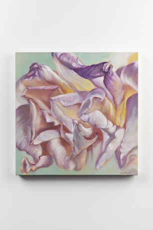 Kalliopi Lemos《A Tide of Roses》:一场横跨近三十年的记忆、神话与女性身体之旅