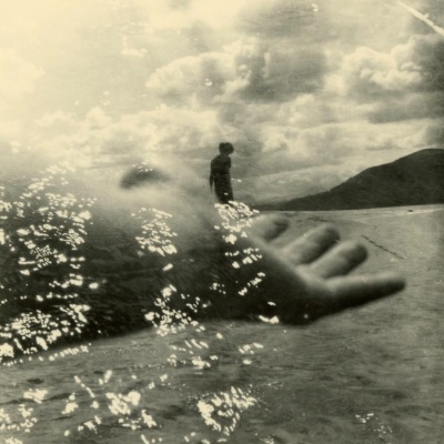 Irene Zóttola《Lejos de la Tierra》：一场从悬浮到寻根的摄影诗篇