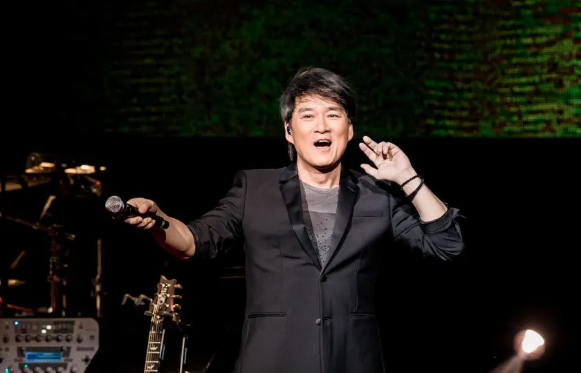 Wakin Chau 周华健 2026 演唱会《巴黎站》来了：一场穿越时光的青春合唱派对！