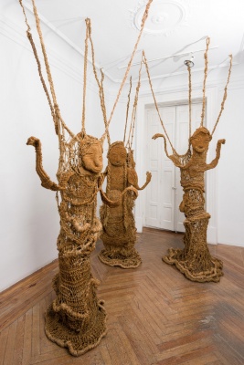 Ester Chacón Ávila｜《Criaturas textiles [1974-1988]》：一次对纺织艺术先驱的深度回顾